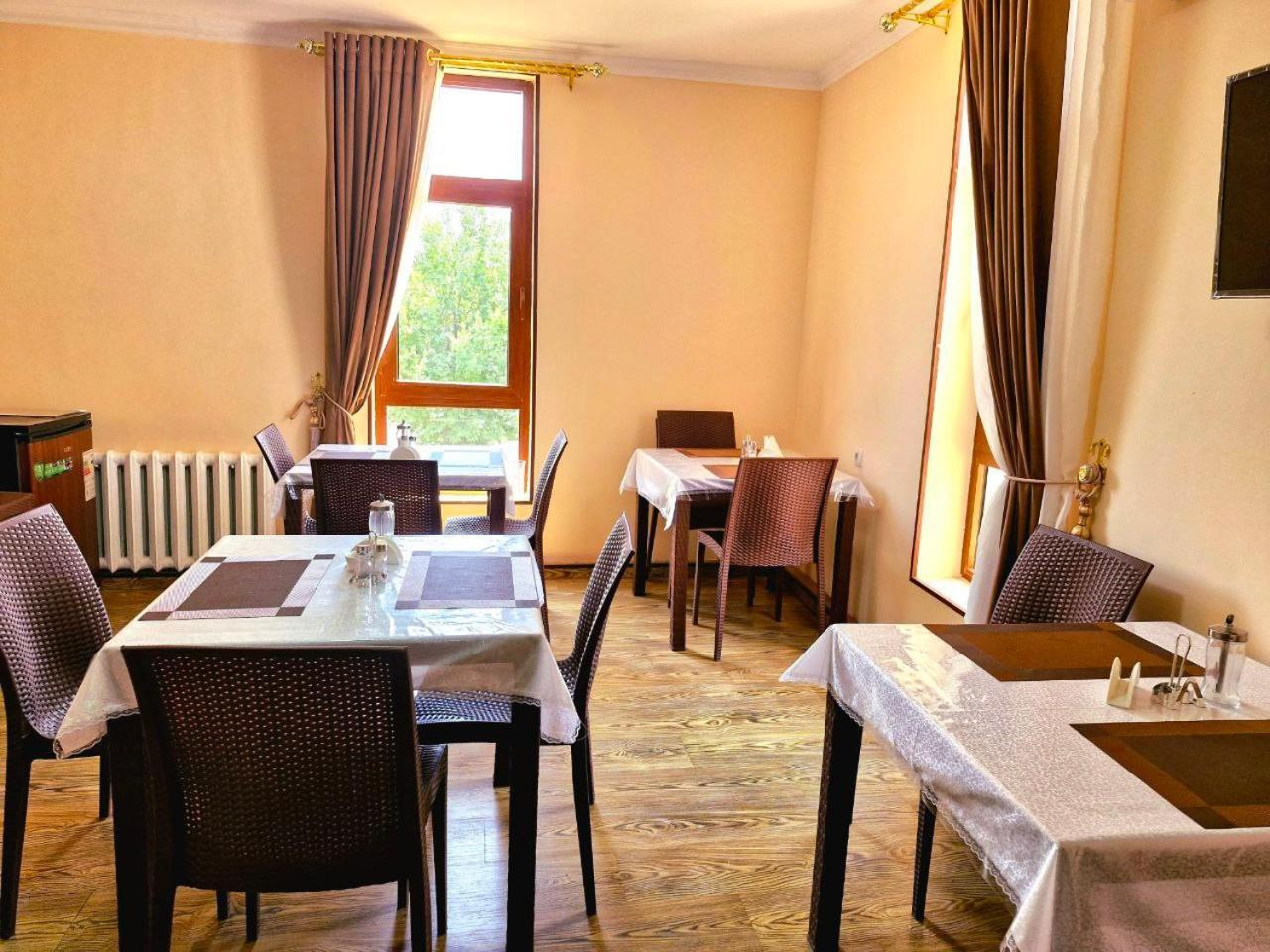 Hotel Mir Адрес Abu Ali Ibn Sino 4A Бухара Экстерьер фото
