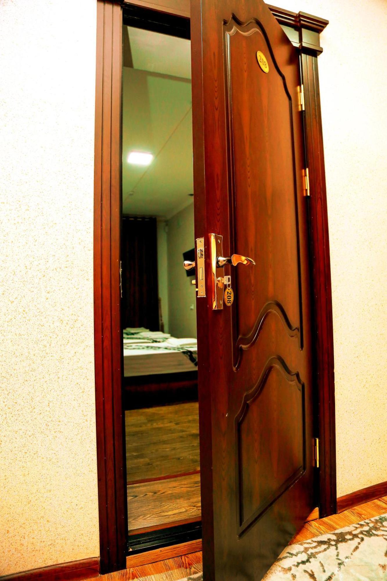 Hotel Mir Адрес Abu Ali Ibn Sino 4A Бухара Экстерьер фото
